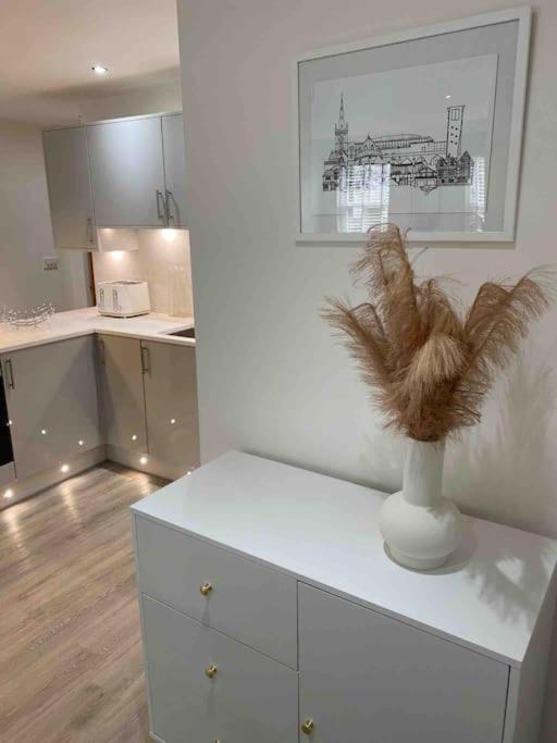 Luxury Town Centre Apartment Walking Distance To Rsc Theatre Stratford-upon-Avon Exterior photo