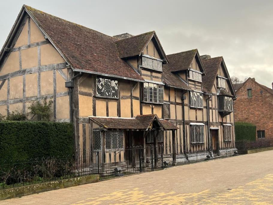 Luxury Town Centre Apartment Walking Distance To Rsc Theatre Stratford-upon-Avon Exterior photo