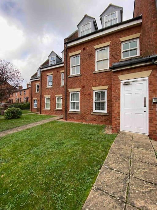 Luxury Town Centre Apartment Walking Distance To Rsc Theatre Stratford-upon-Avon Exterior photo